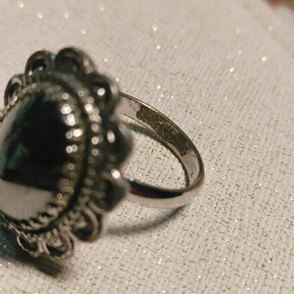Whiting Davis Vintage Signed Silvertone Ring Size 8 Hematite Stone Oval Design - Picture 2 of 10
